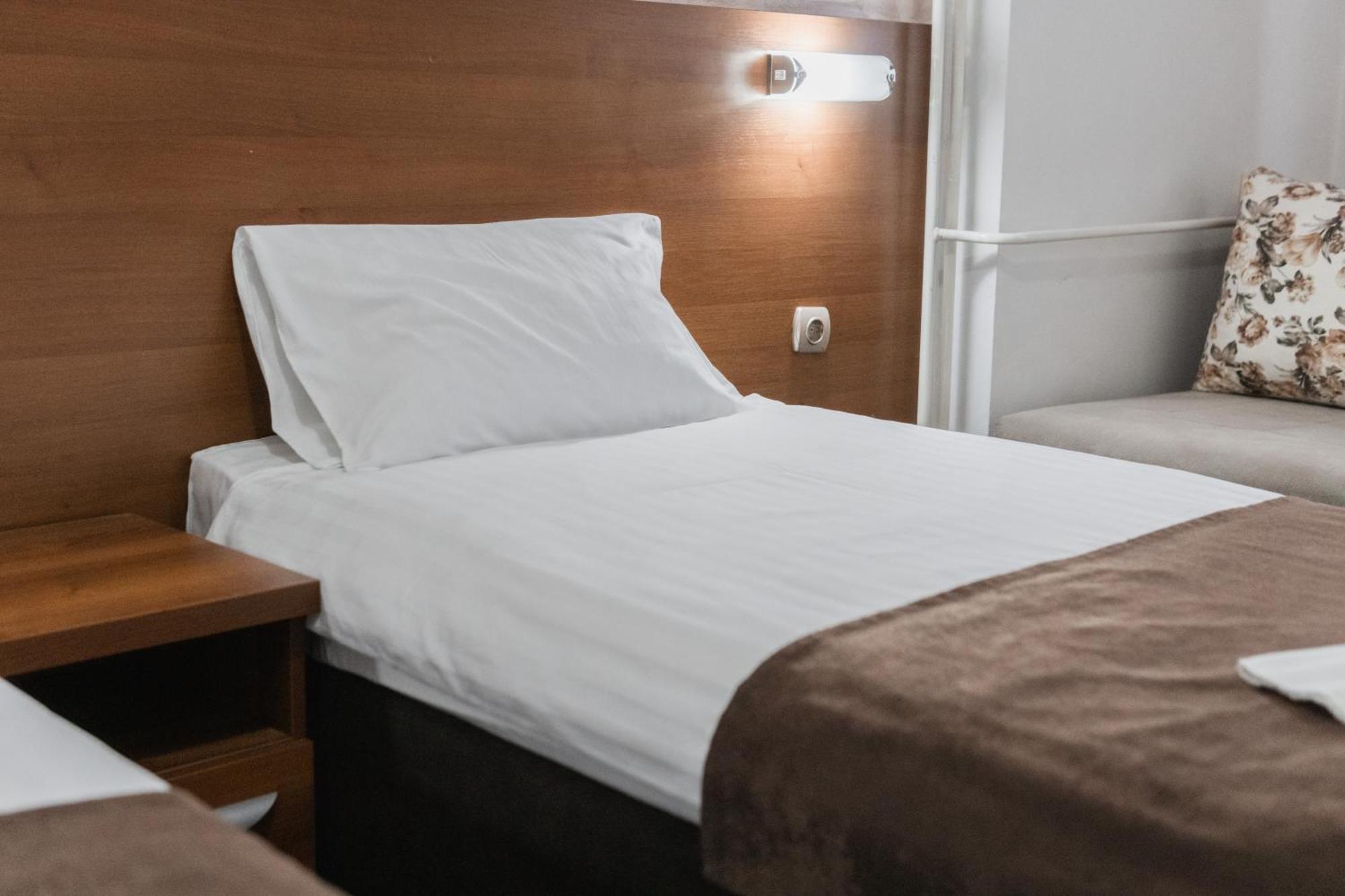 Hotel Damis ปาเล ภายนอก รูปภาพ