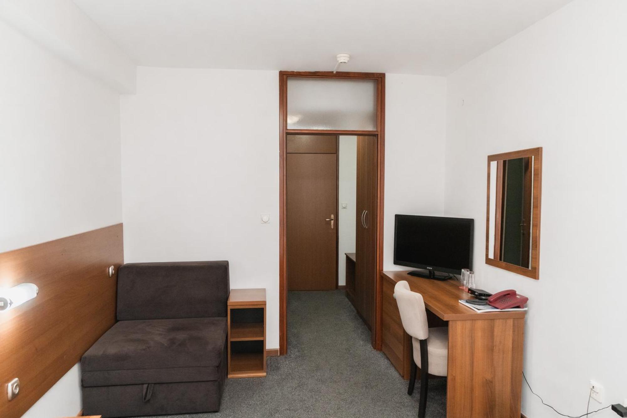 Hotel Damis ปาเล ภายนอก รูปภาพ