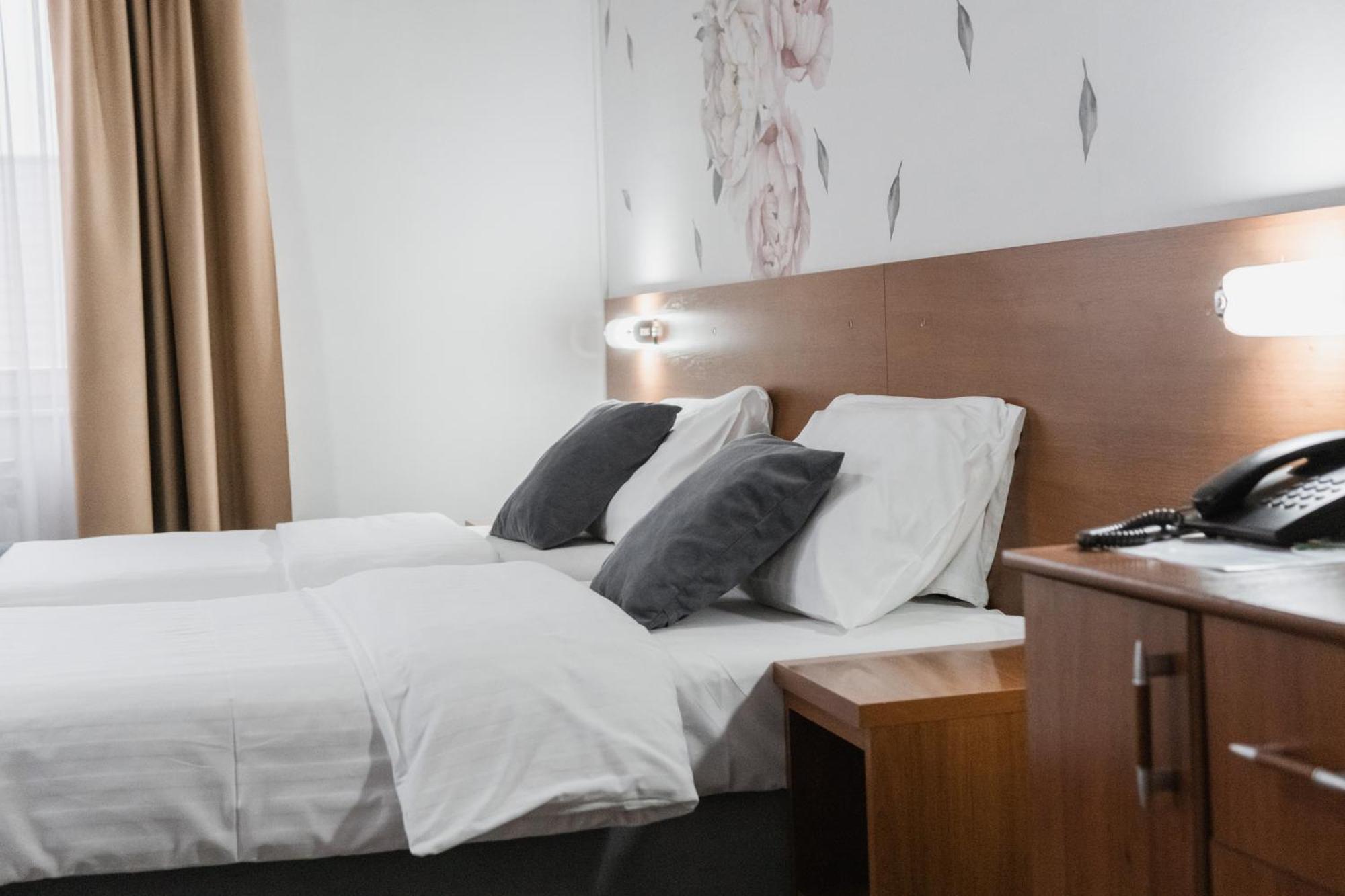 Hotel Damis ปาเล ภายนอก รูปภาพ
