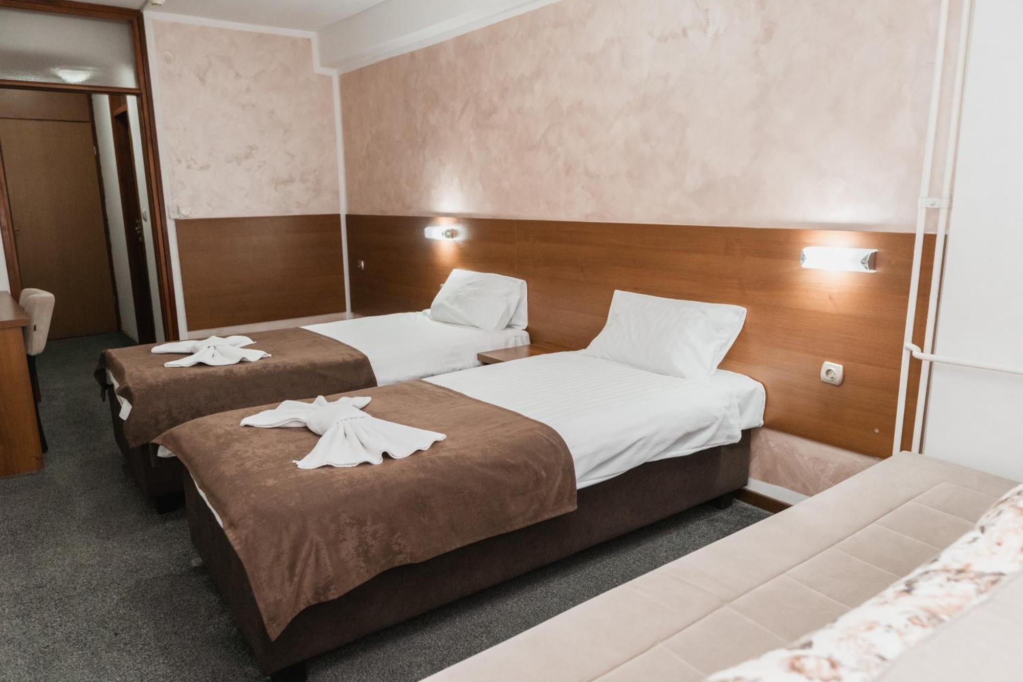 Hotel Damis ปาเล ภายนอก รูปภาพ