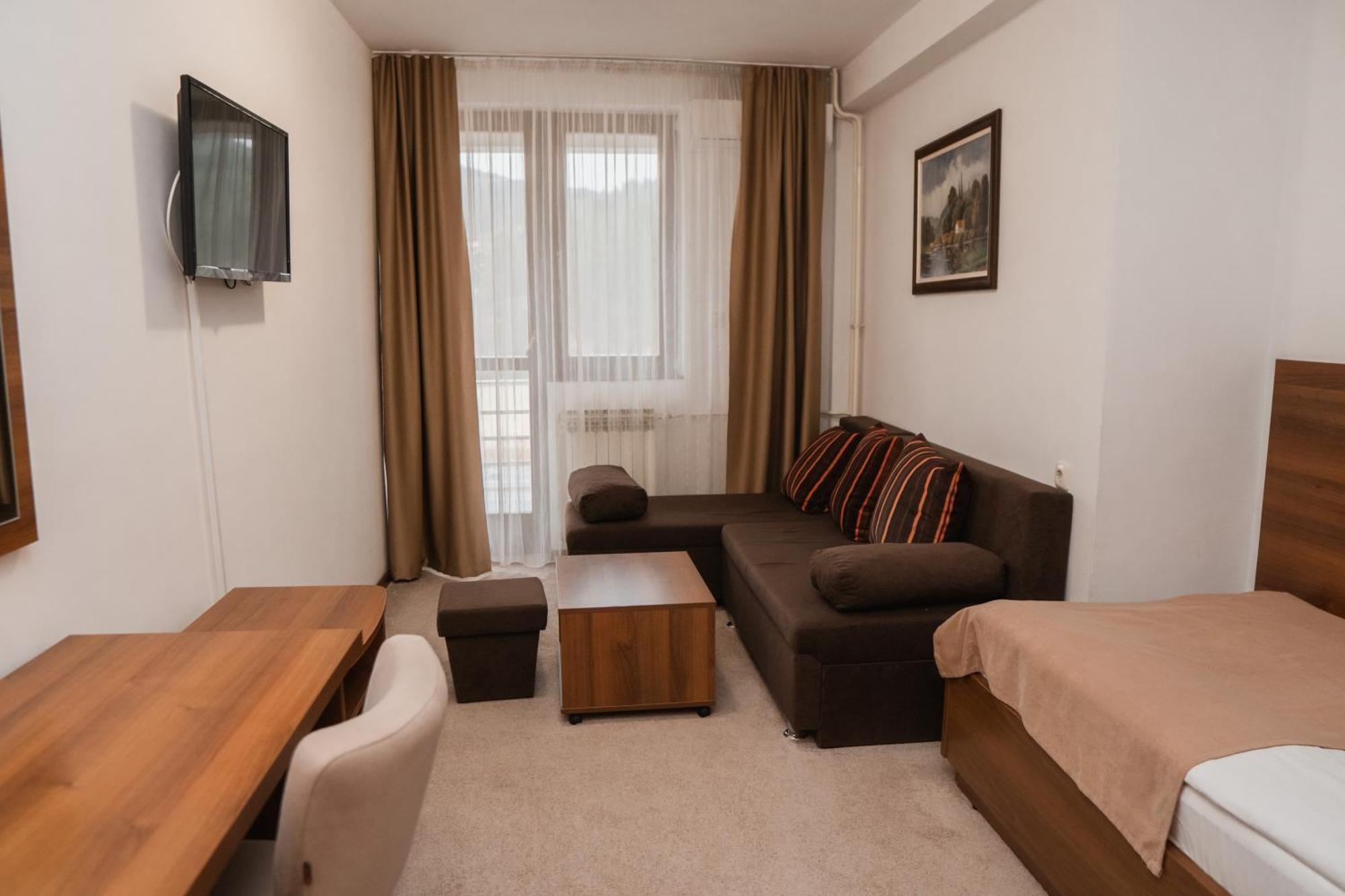 Hotel Damis ปาเล ภายนอก รูปภาพ