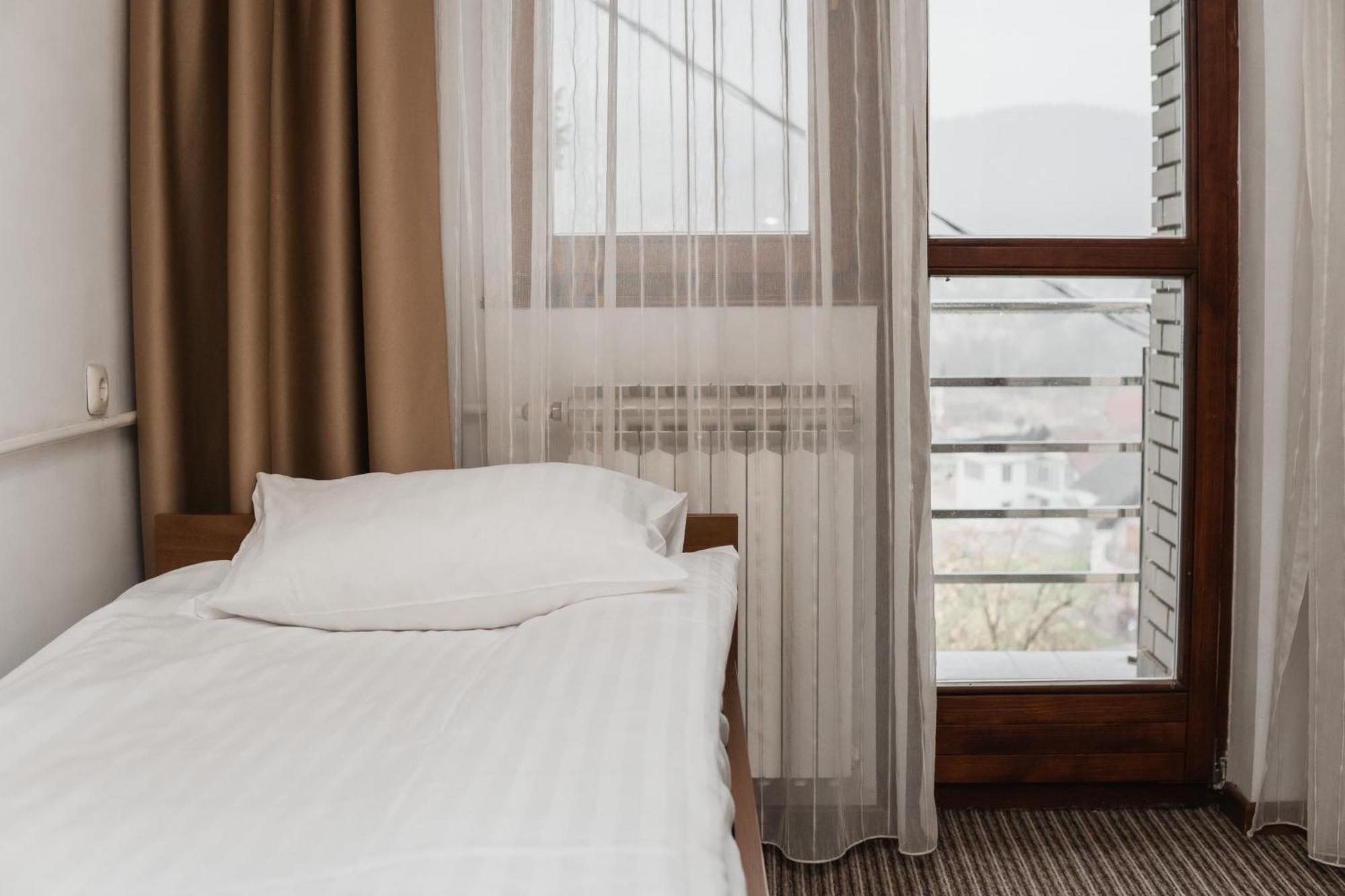 Hotel Damis ปาเล ภายนอก รูปภาพ