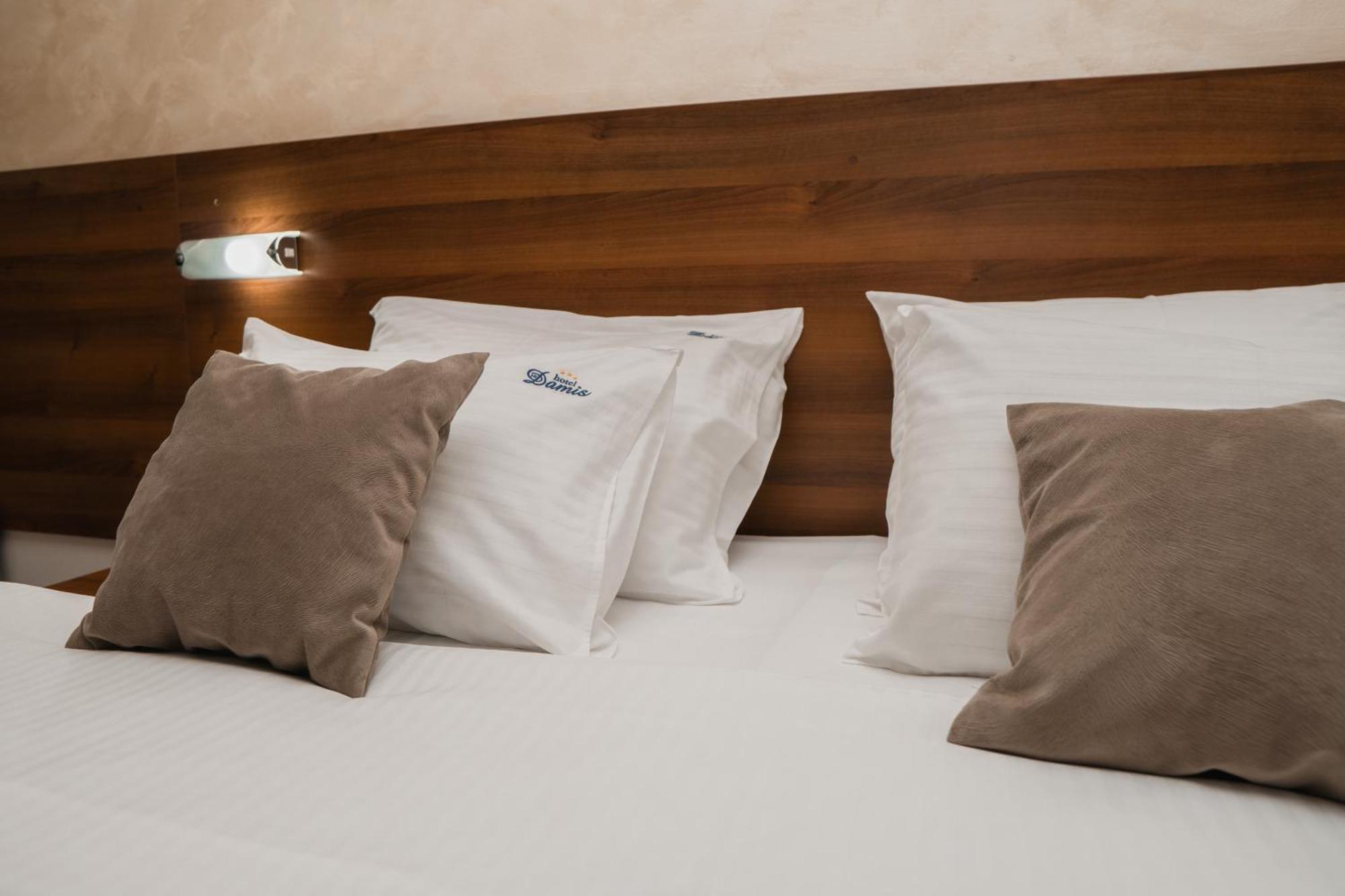 Hotel Damis ปาเล ภายนอก รูปภาพ